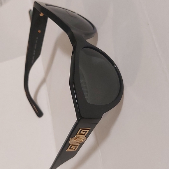Versace vintage Sunglasses - Picture 6 of 6